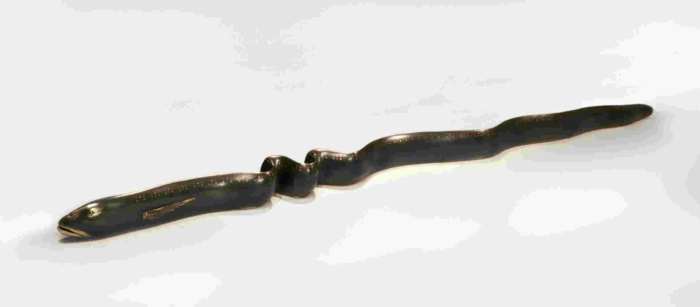 Eel sculpture made of cast bronze