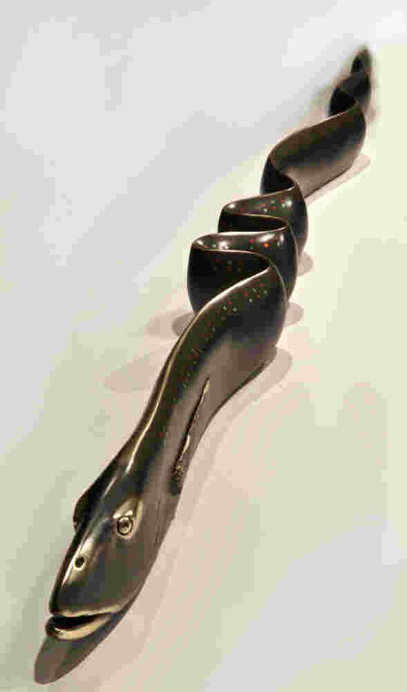 Eel sculpture made of cast bronze