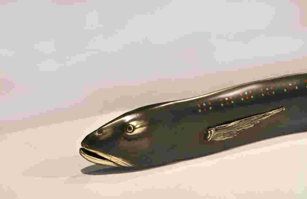 Eel sculpture made of cast bronze