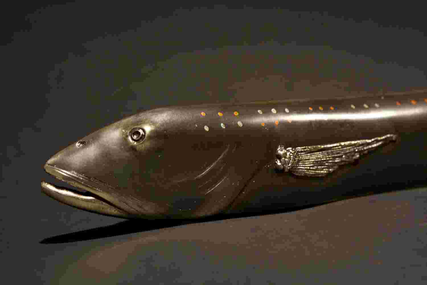 Eel sculpture made of cast bronze