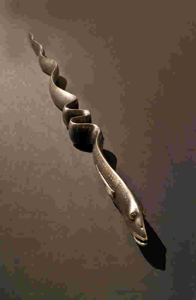 Eel sculpture made of cast bronze