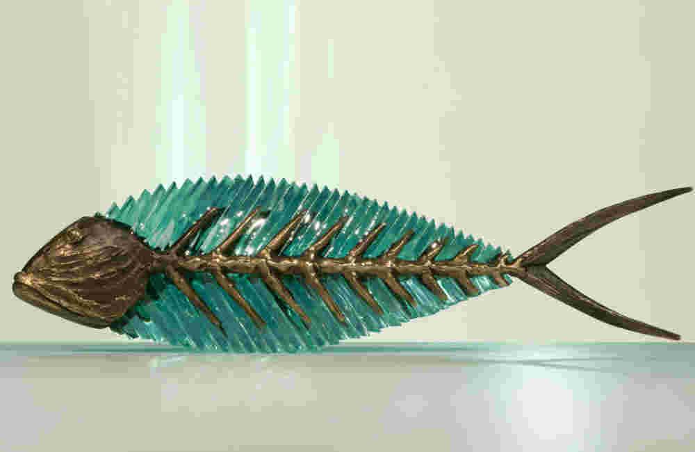 FGS 215 Hand cut glass and bronze sculpture of a fish.