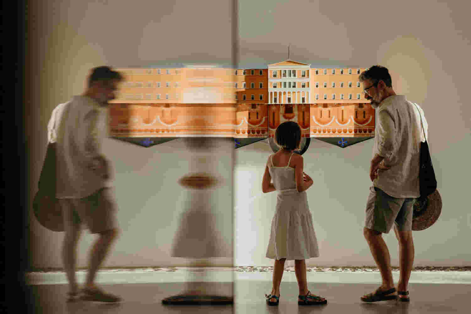 Art guided tour at Mati Santorini