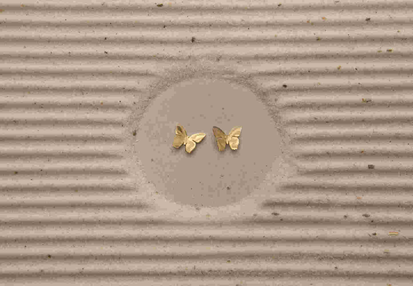 Gold butterfly earrings (LRG)