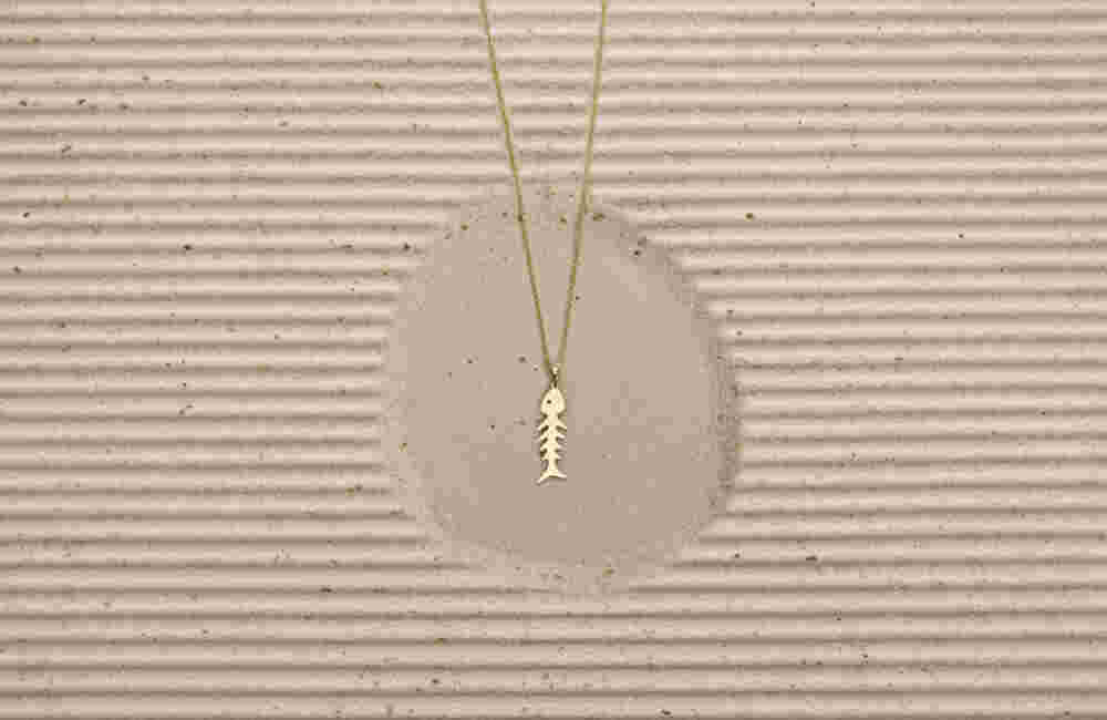 Gold fishbone with gold chain (LRG/FLT) Gold fishbone with gold chain (LRG/FLT)
