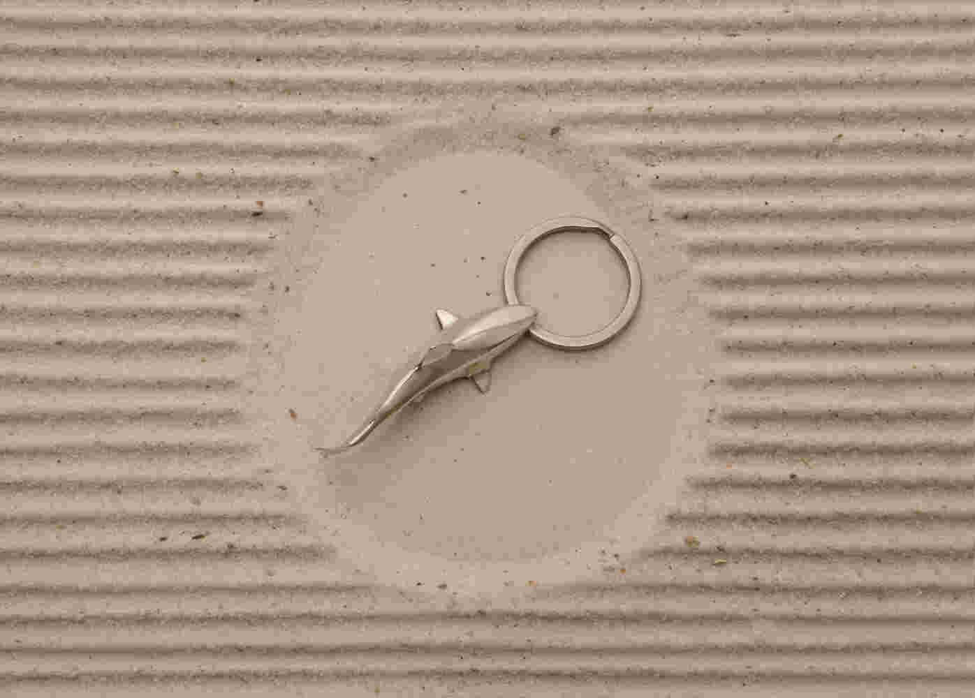 Silver shark keyring (LRG)
