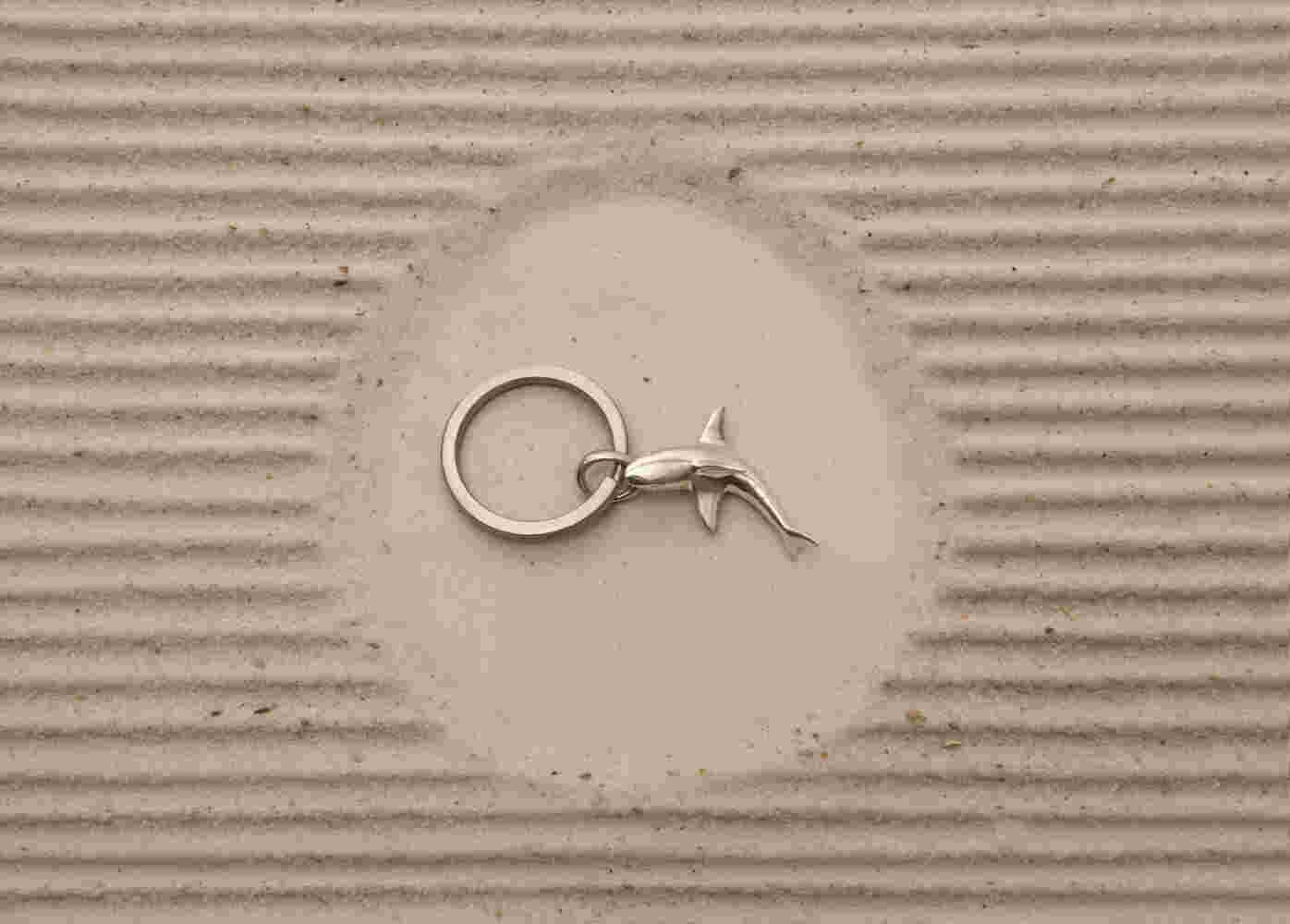 Silver shark keyring (SML)
