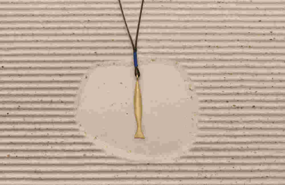 Gold etched fish with cord (LRG) Gold etched fish with cord (LRG)