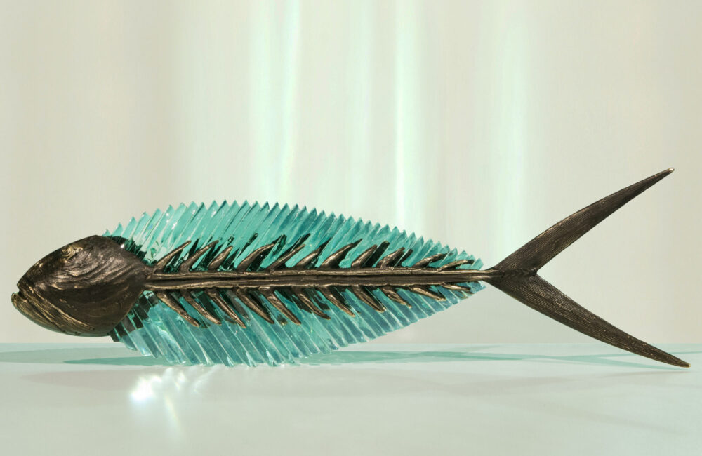 Frozen Fish (FGS 223) - Bronze/glass standing fish 223 - MATI